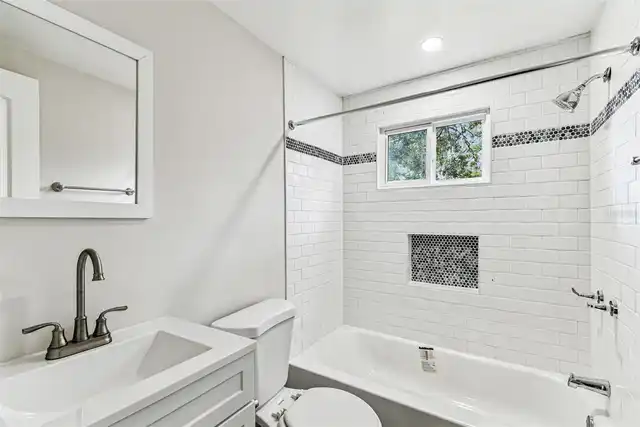Listing Photo 10