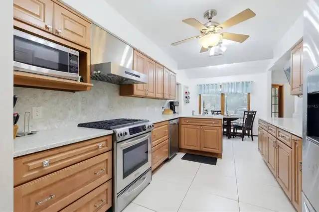 Listing Photo 12