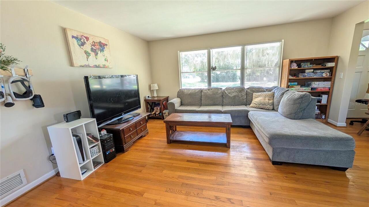 Listing Photo 9