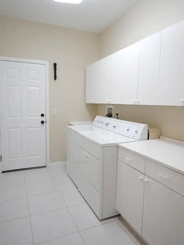 Listing Photo 11