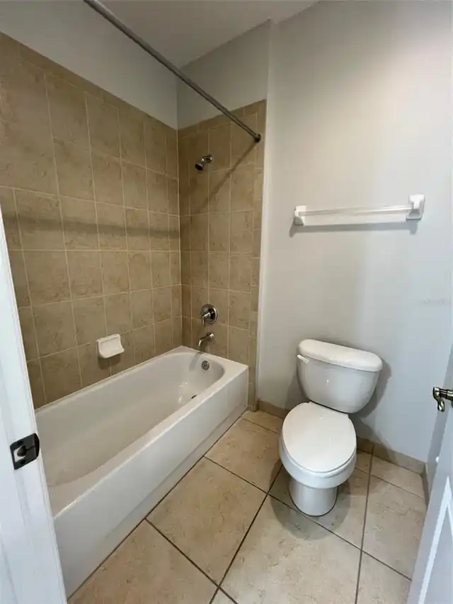 Listing Photo 12