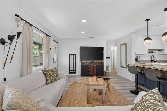 Listing Photo 17