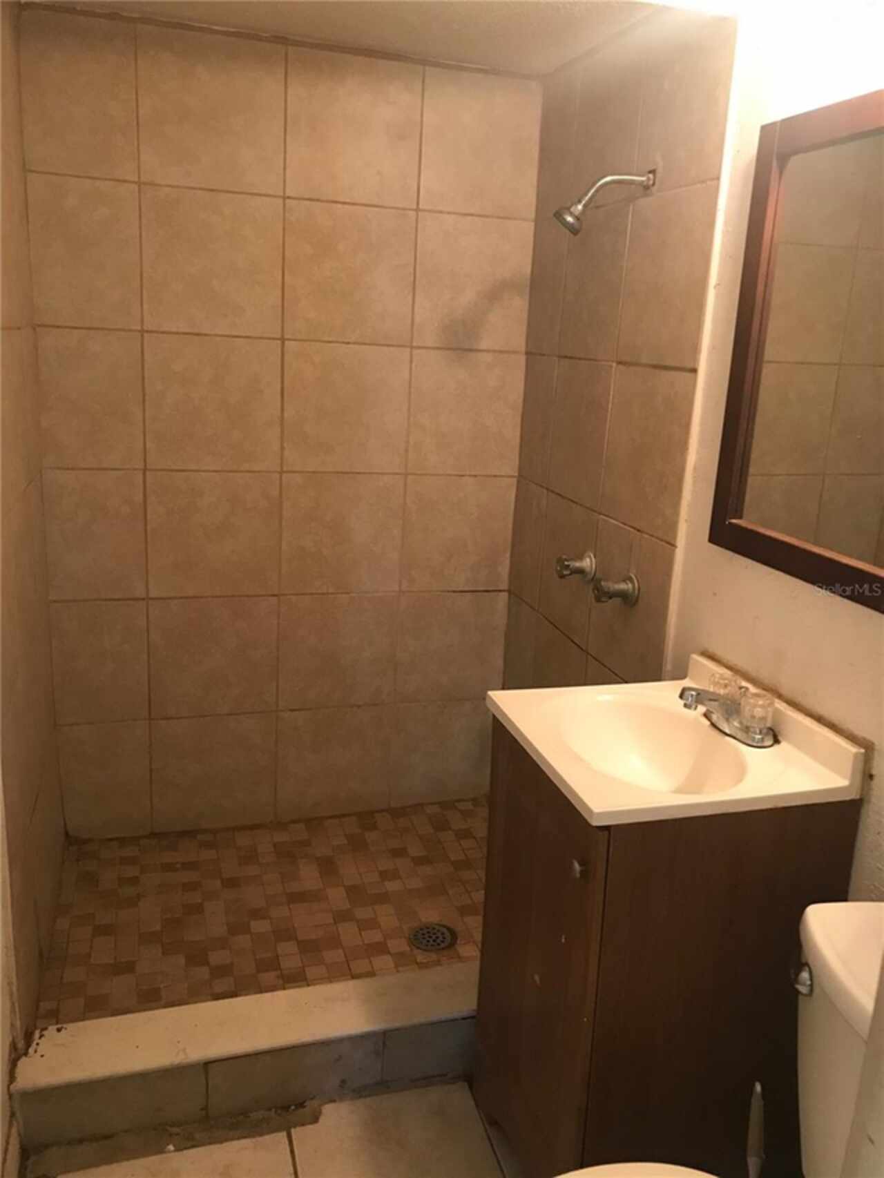Listing Photo 8