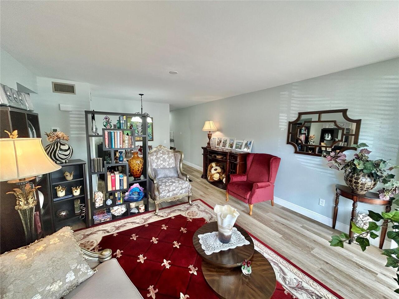 Listing Photo 5