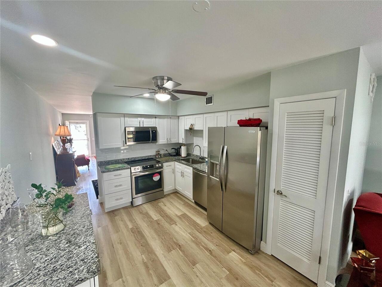 Listing Photo 11