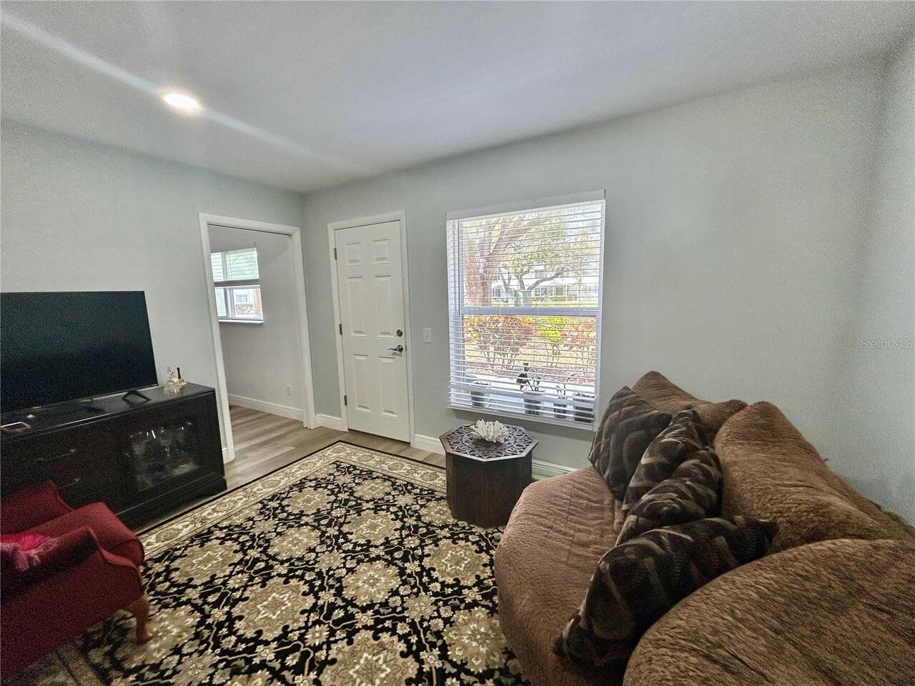 Listing Photo 14