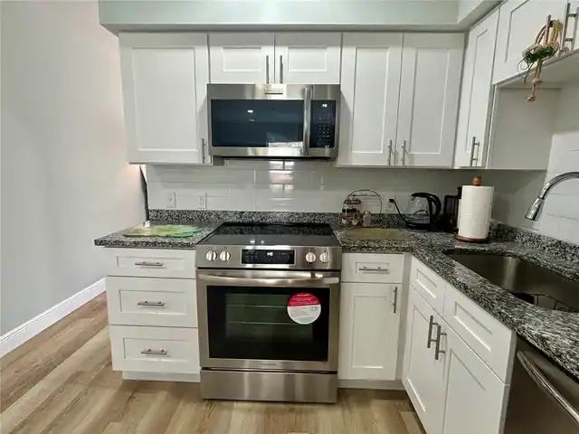 Listing Photo 9