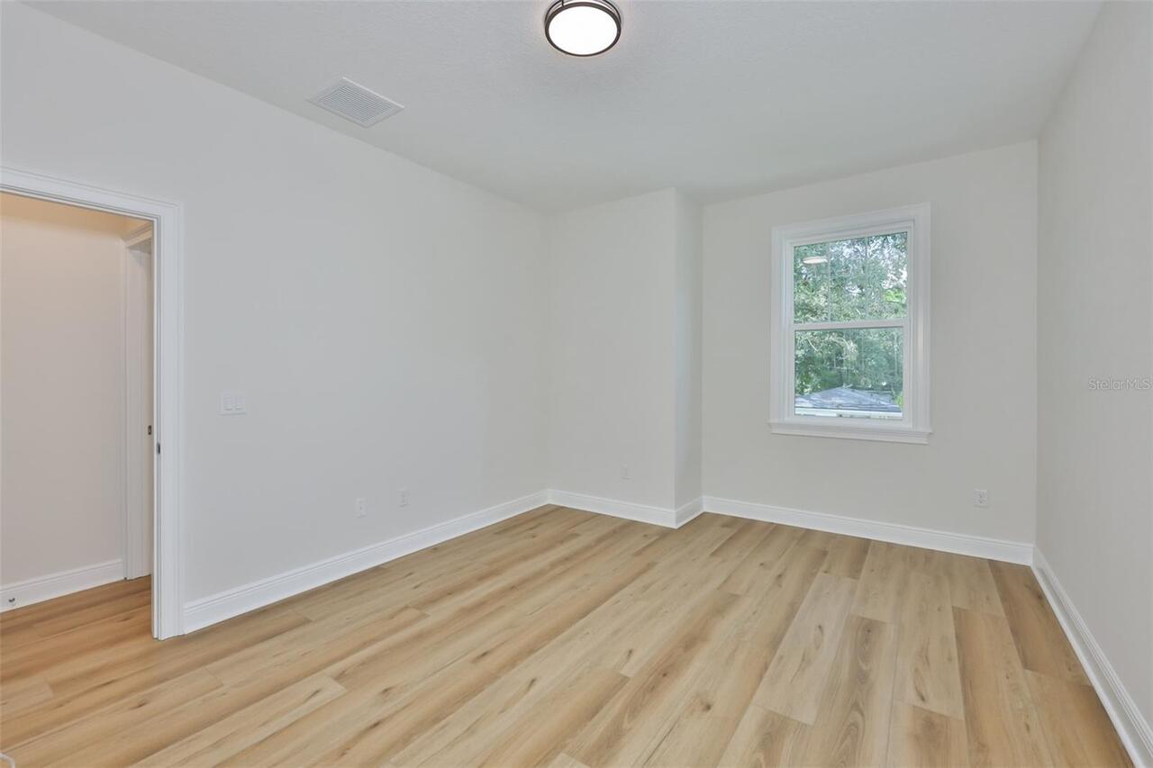 Listing Photo 24