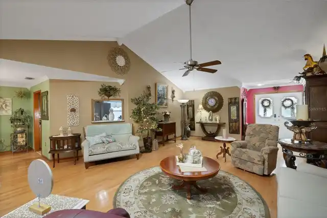 Listing Photo 8