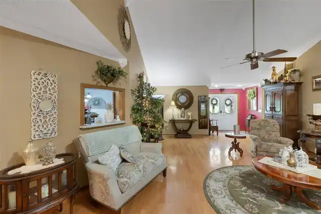 Listing Photo 9