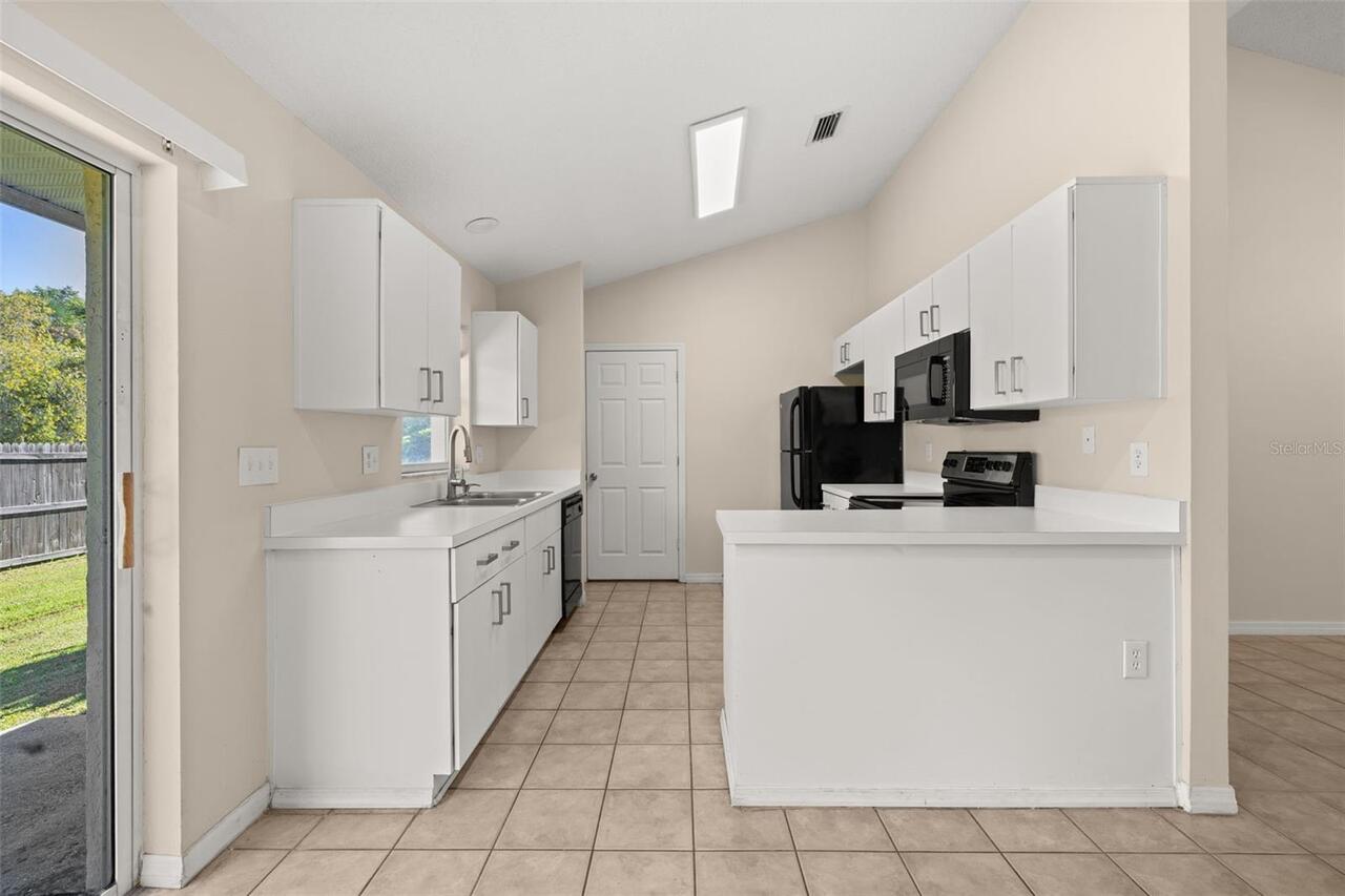 Listing Photo 8