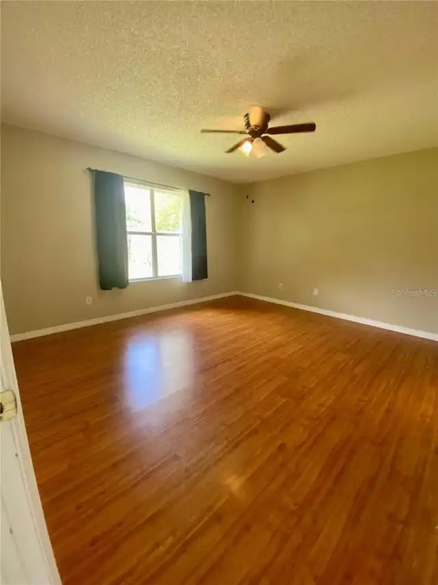 Listing Photo 14