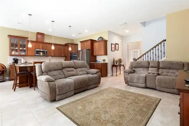 Listing Photo 9