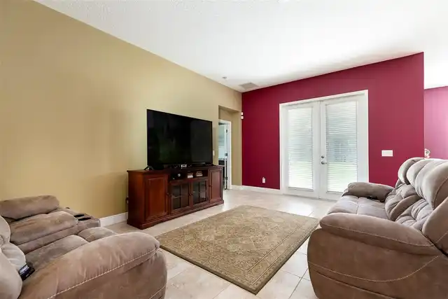 Listing Photo 16