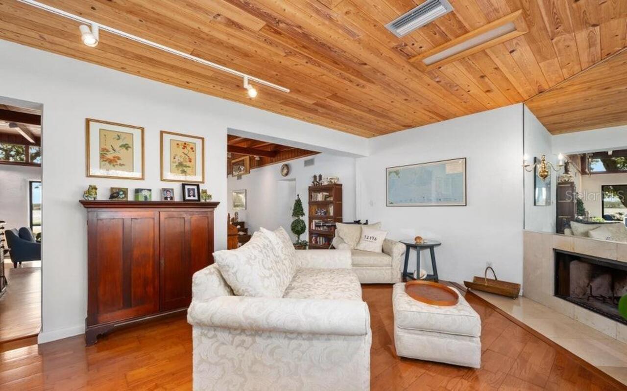 Listing Photo 9