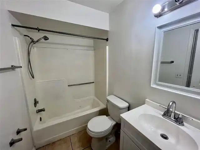 Listing Photo 10