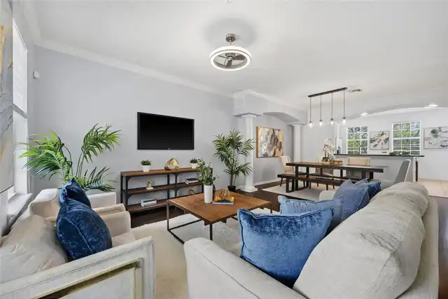 Listing Photo 11