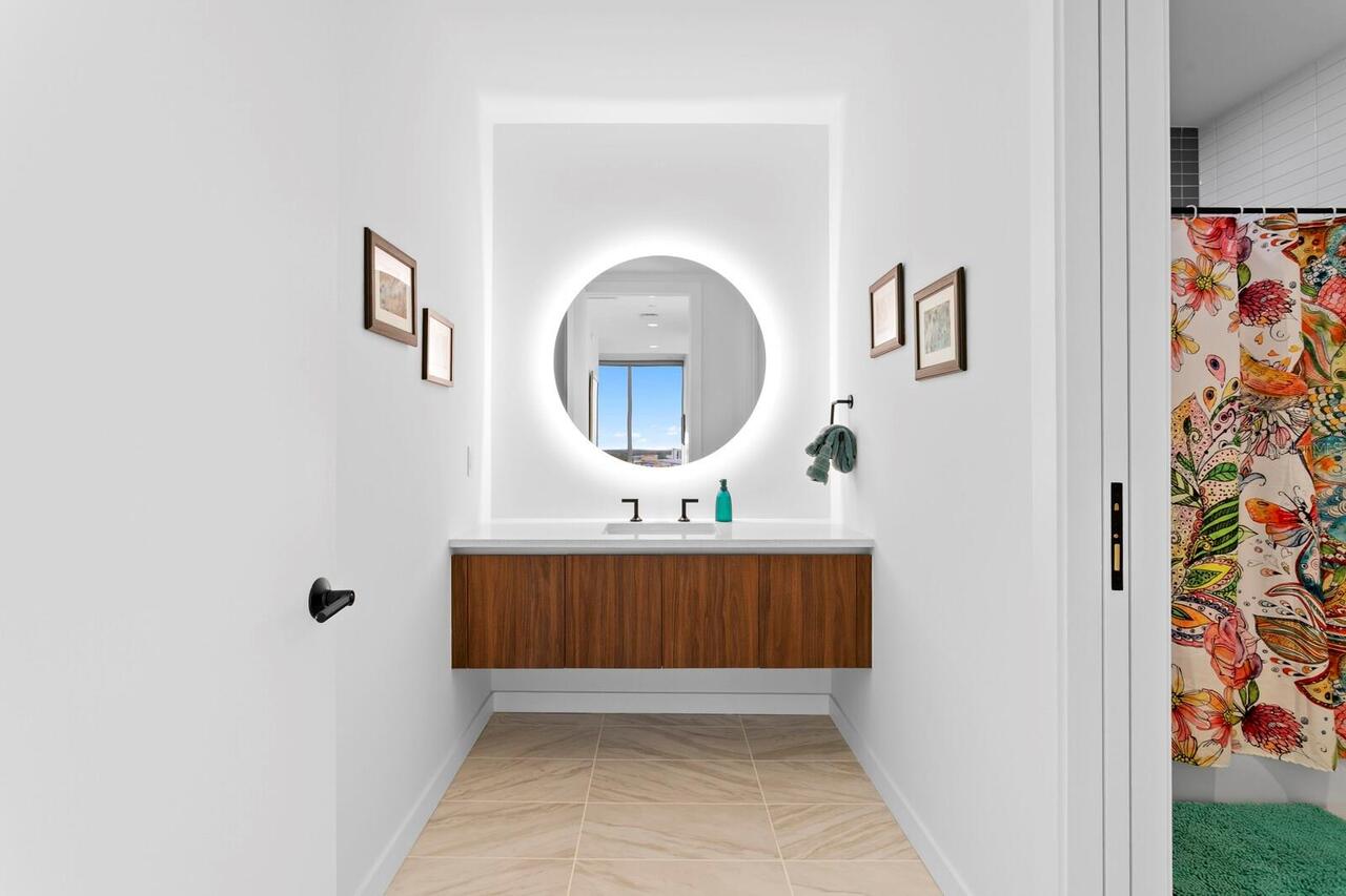 Listing Photo 12