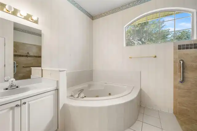Listing Photo 22
