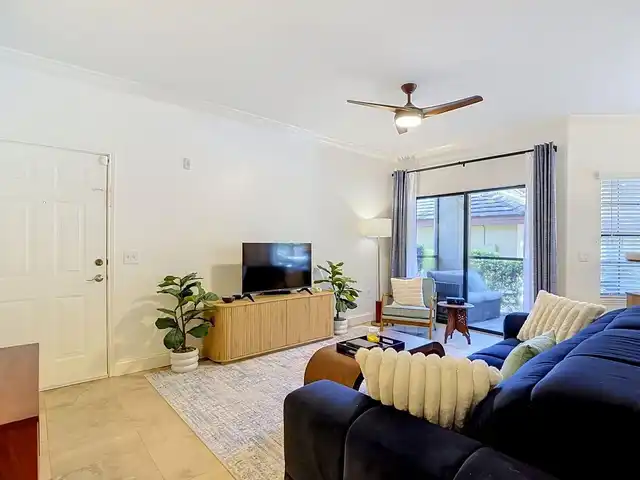 Listing Photo 8