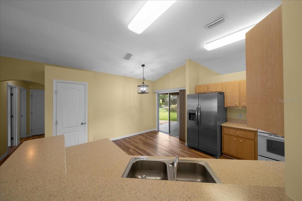 Listing Photo 8