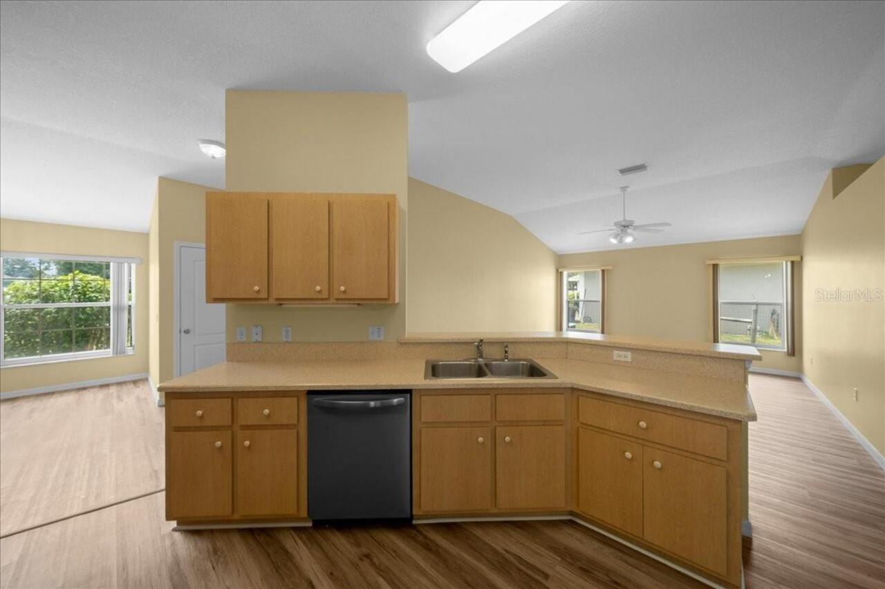 Listing Photo 10