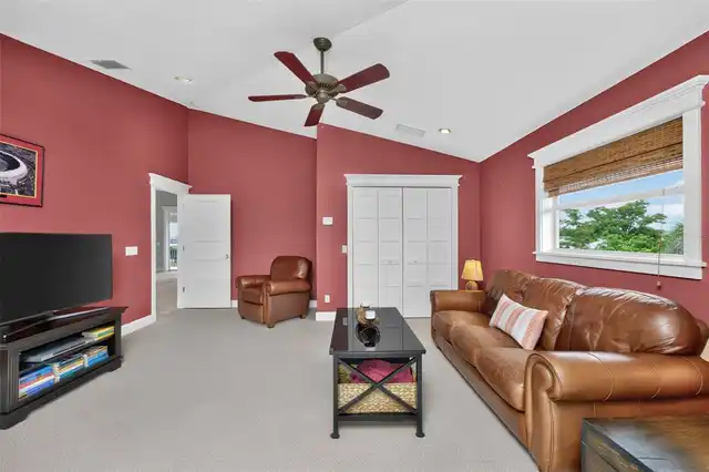 Listing Photo 32