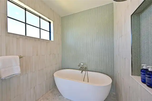 Listing Photo 28