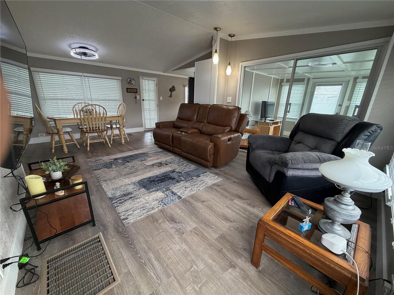 Listing Photo 11