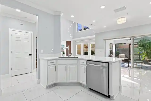 Listing Photo 11