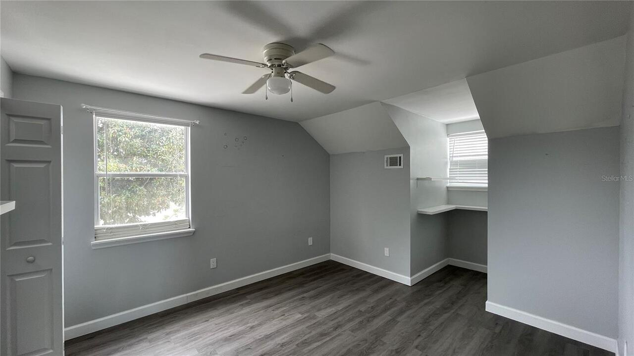 Listing Photo 14