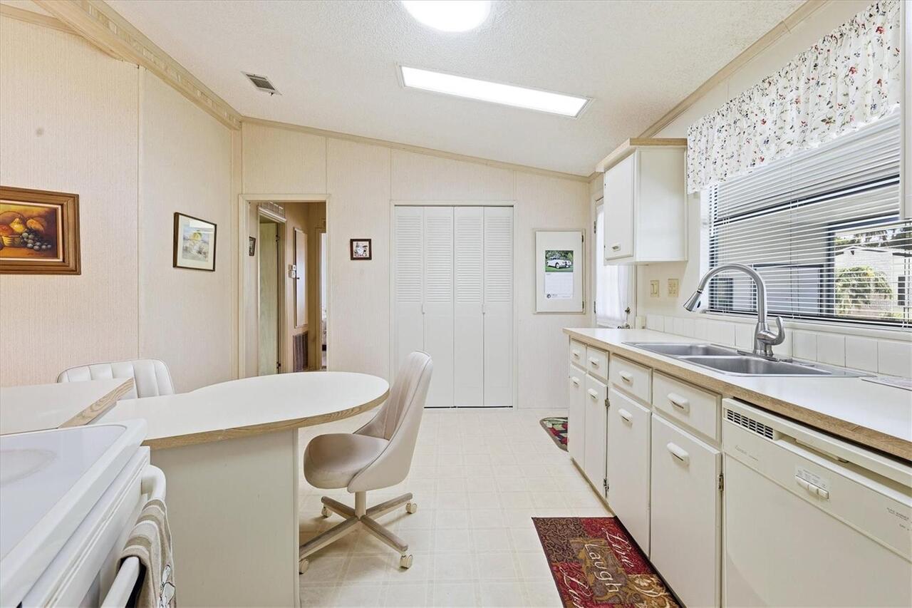 Listing Photo 15
