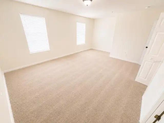 Listing Photo 14