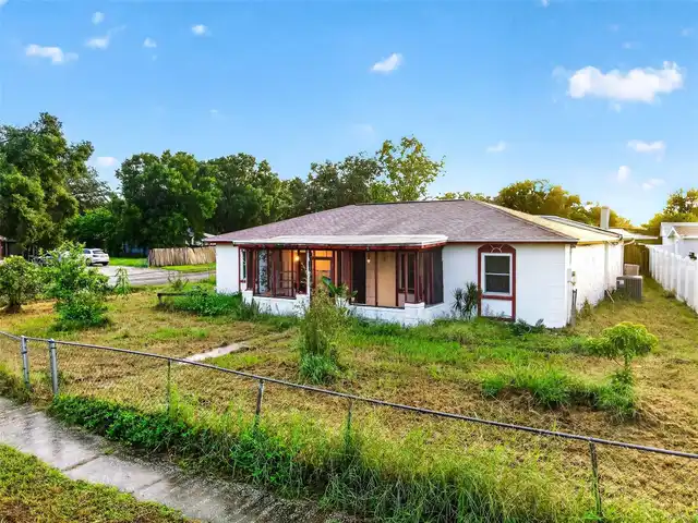 Listing Photo 9
