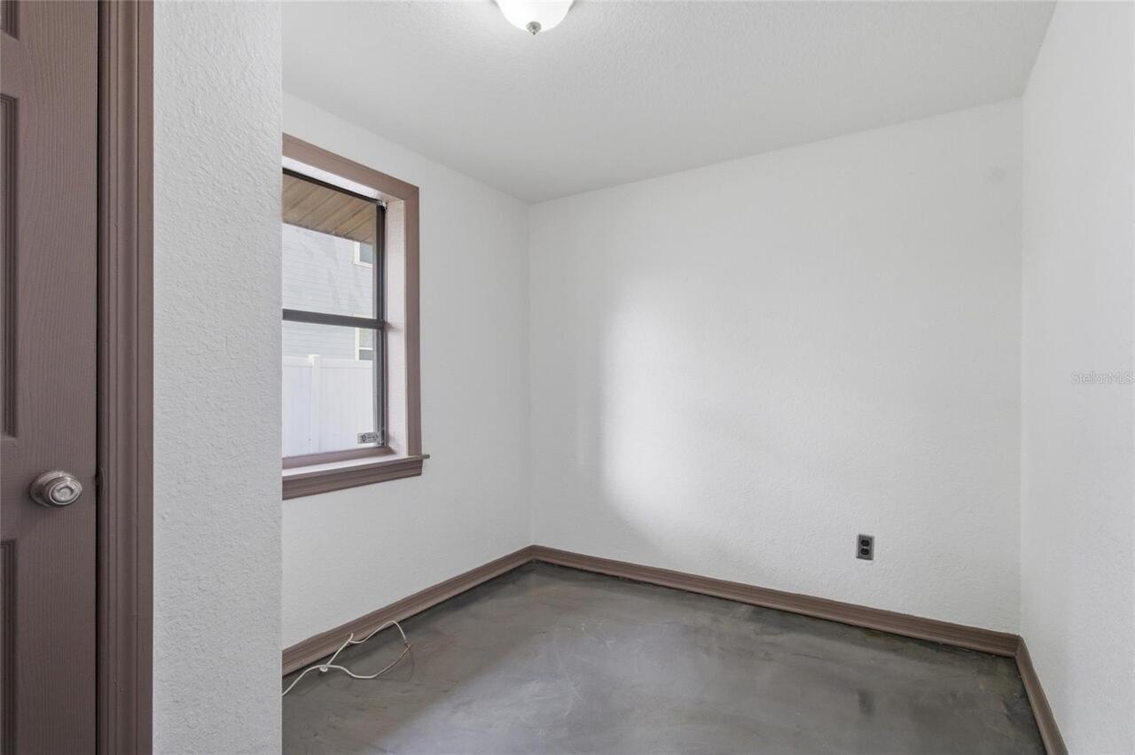 Listing Photo 17