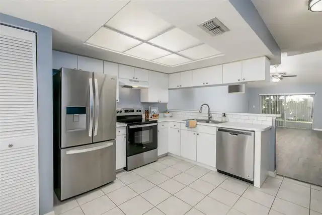 Listing Photo 12