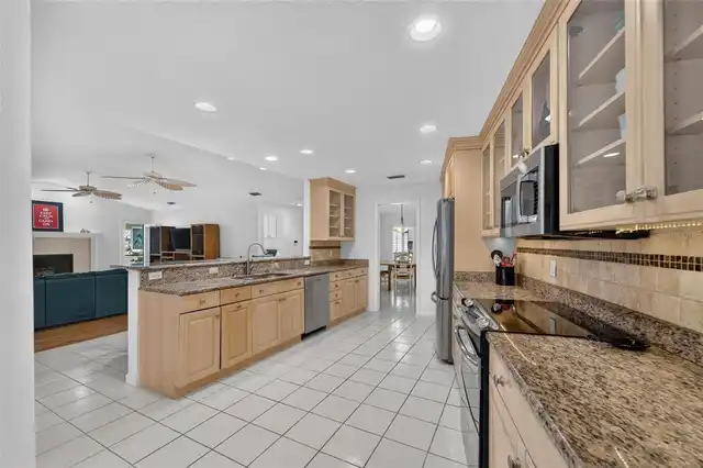 Listing Photo 11