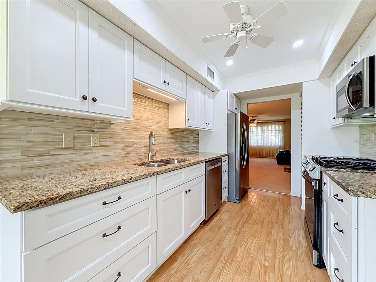Listing Photo 14