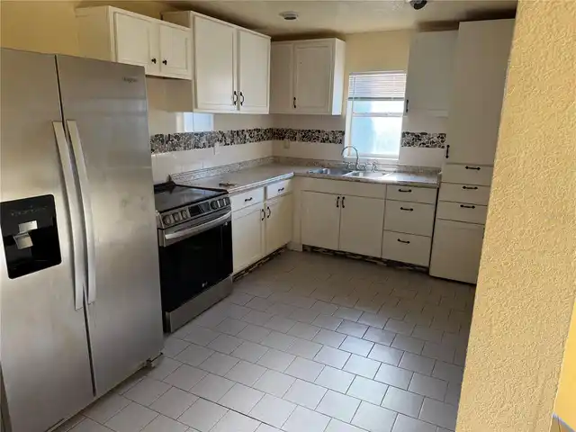 Listing Photo 12