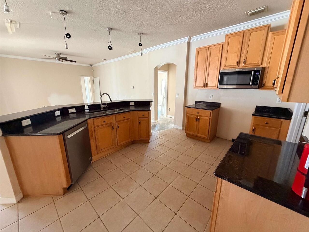 Listing Photo 8