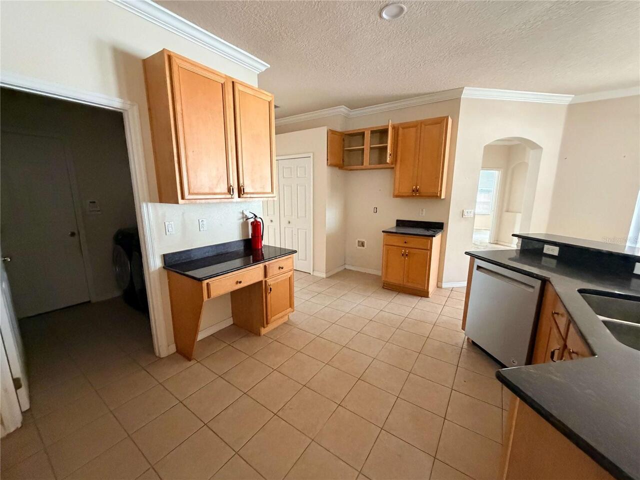 Listing Photo 9
