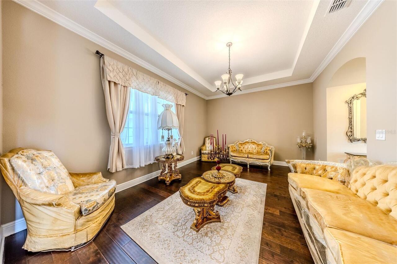 Listing Photo 11
