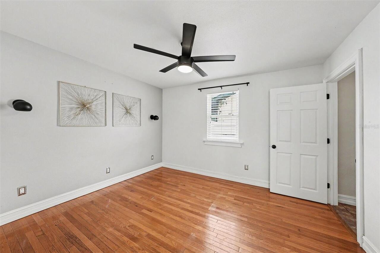 Listing Photo 17