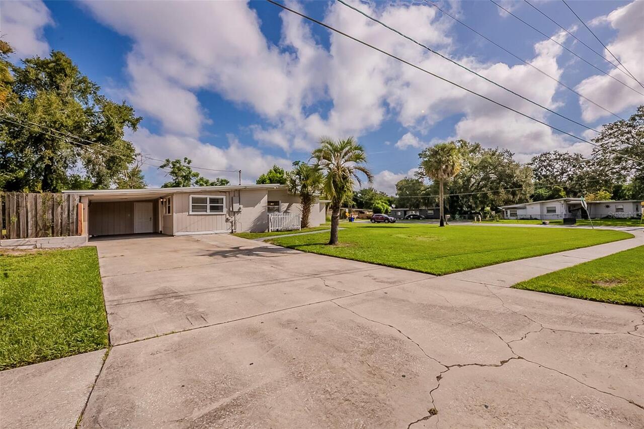 Listing Photo 12