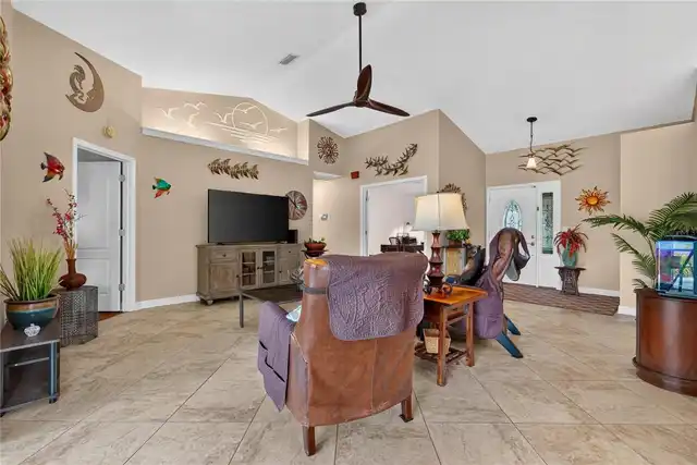 Listing Photo 10