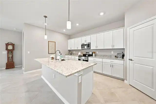 Listing Photo 10
