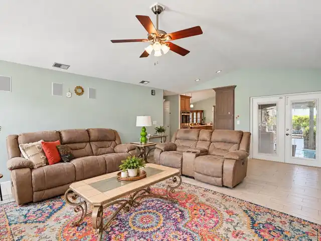 Listing Photo 6