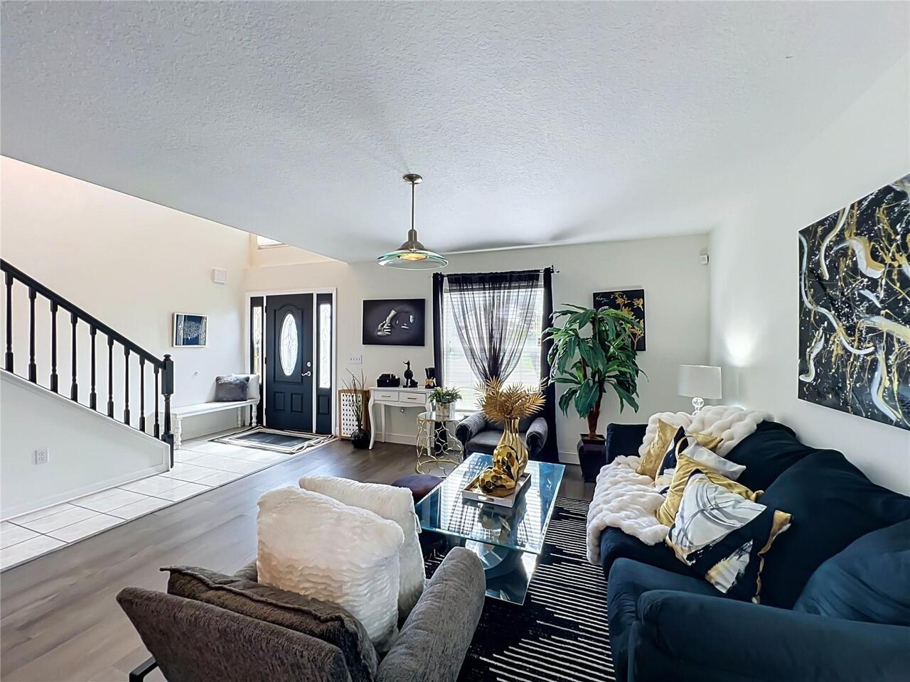 Listing Photo 8