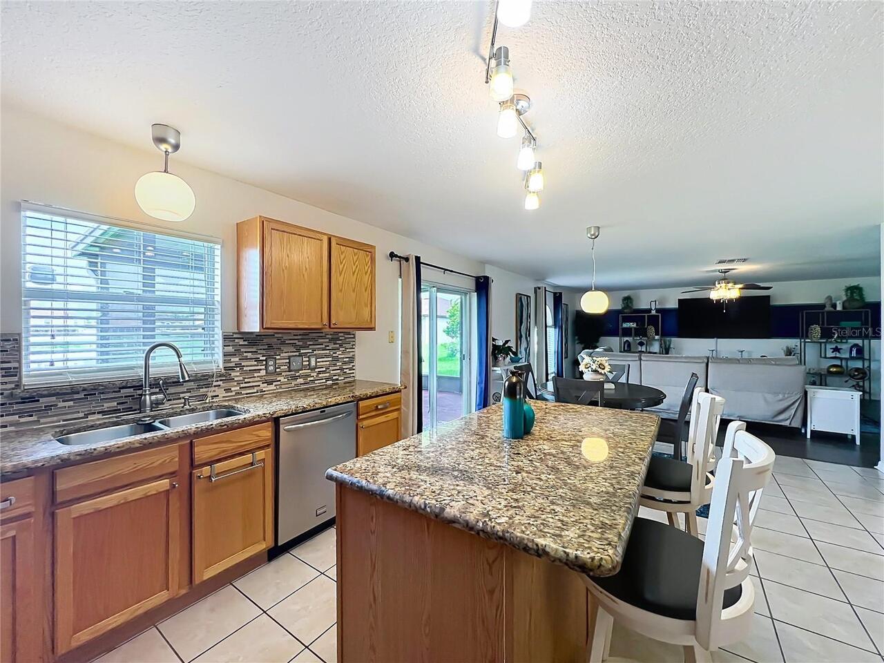Listing Photo 12