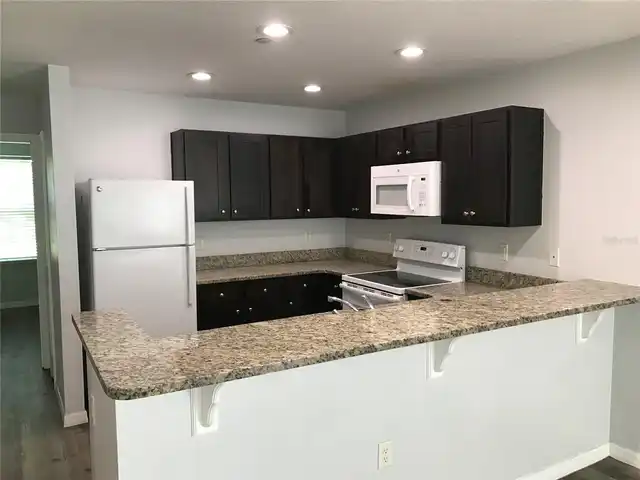 Listing Photo 8